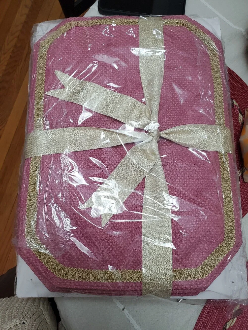 6 Pcs Mauve Table Placemats W/ Gold Trimmings